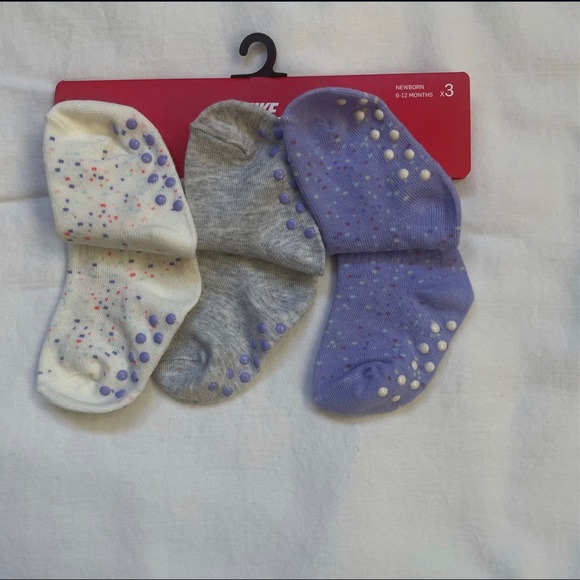 NIKE BABY~3 pair~NO SLIP SOCKS~ 6-12 Mo MULTICOLOR - Picture 3 of 4